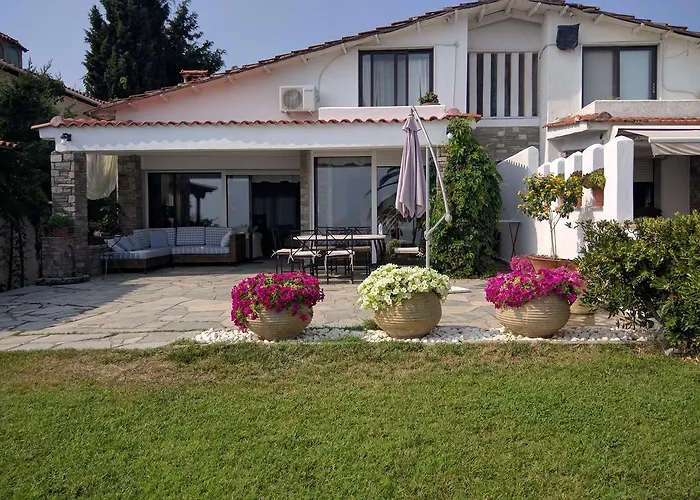 Villa Front Chanioti *