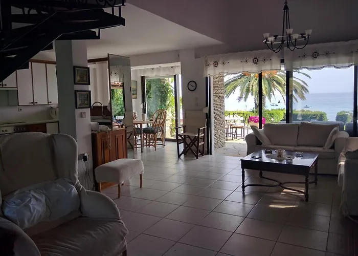 Villa Front Chanioti *