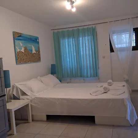 Villa Front Chanioti *