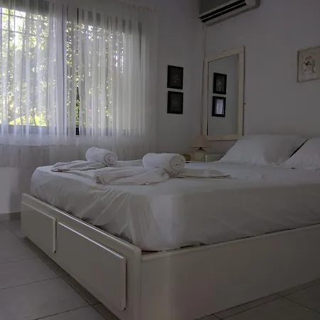 Vilă Front Chanioti Polychrono