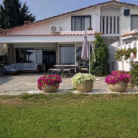 Villa Front Chanioti *