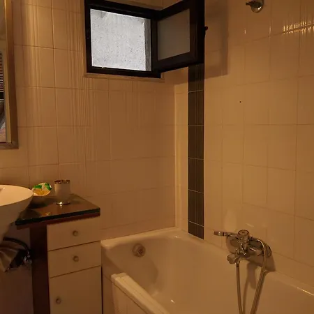 Vilă Front Chanioti Polychrono