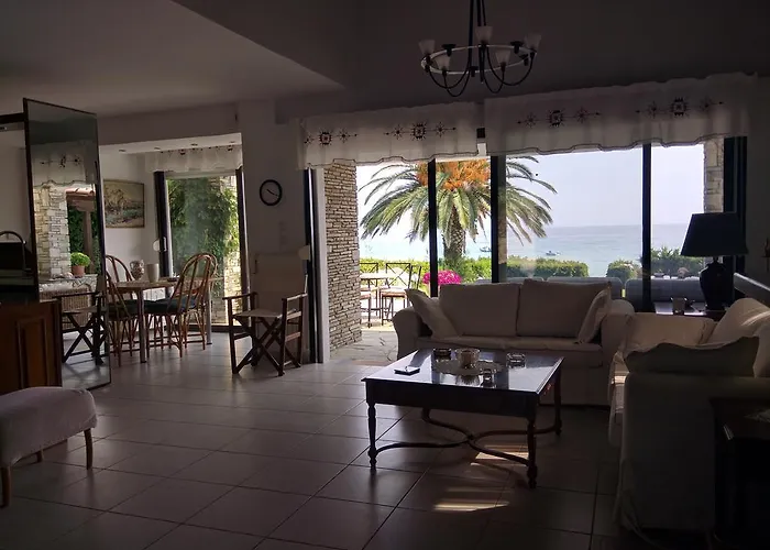 ヴィラ Front Chanioti ポリフロノ